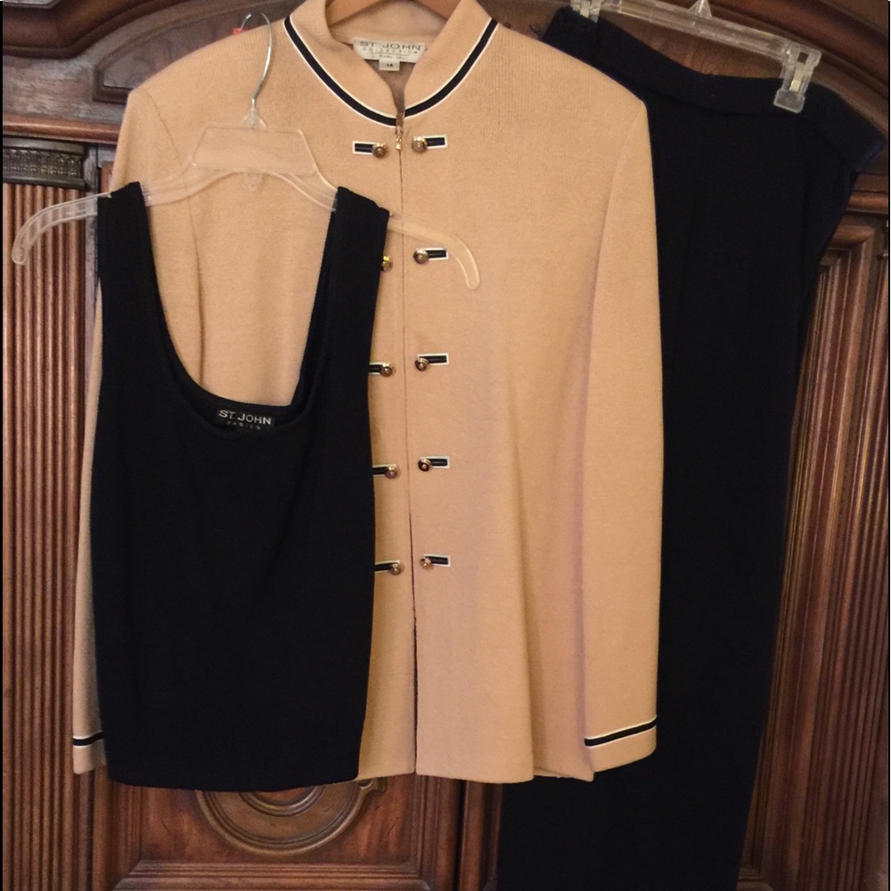 St John outfit